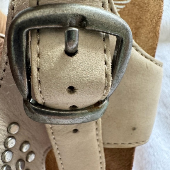 Dansko Deandra Studded Leather Block Heel Sandals in Tan Size 7.5 US/ 38 EU - Picture 7 of 12